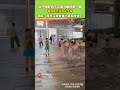 女子刚好拍下花瓣飞舞的那一幕：春风能否许我在少年！网友:原来花瓣也懂小朋友的快乐。 #大熱門 #共鳴