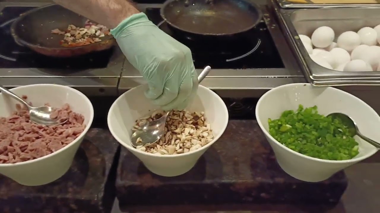 Завтрак в отеле Fairmont Adjman - ОАЭ - Эмират Аджман...