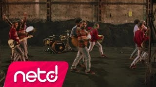 Video thumbnail of "Dasti - Düşüyorum"