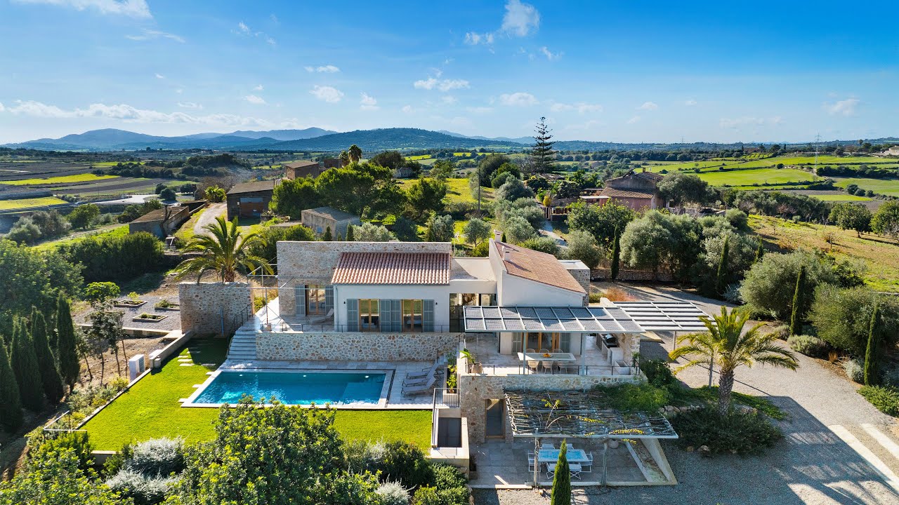 Modern Finca in Sant Llorenç Mallorca | Light, Space & Design