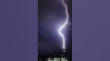 makkah clocktower lightning strike amazing view on tuesday night