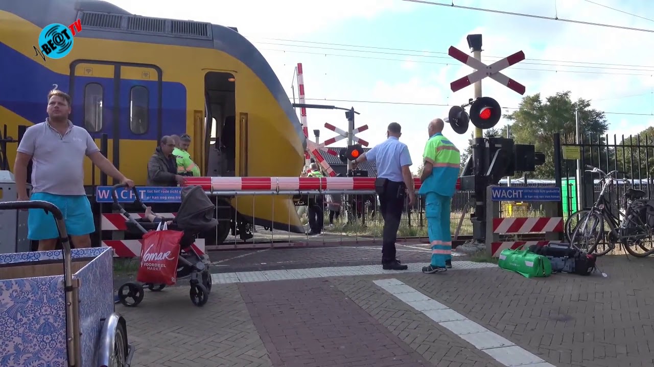 Persoon aangehouden in Heiloo na poging voor de trein te springen (20 augustus 2019) YouTube Persoon aangehouden in Heiloo na poging voor de trein te springen (20 augustus 2019) YouTube