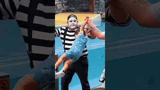 Hilarious Moments With Tom The Seaworld Mime