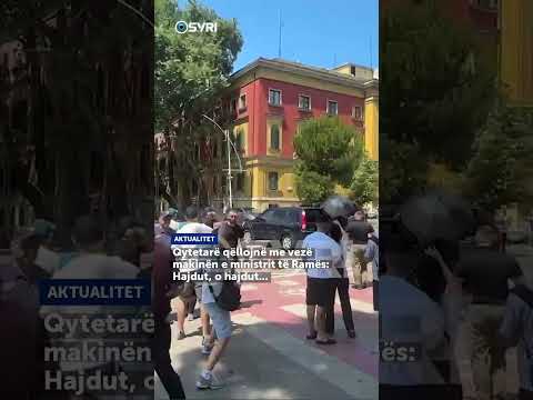 Qytetarë qëllojnë me vezë makinën e ministrit të Ramës: Hajdut, o hajdut... - SHORTS