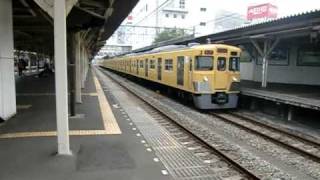 西武2000系（2403F+2021F）　各駅停車新所沢行き発車　所沢にて