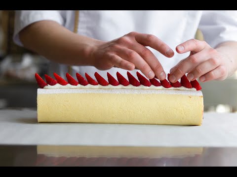 Strawberry roll with mascarpone vanilla chantilly and strawberry confit, from the video