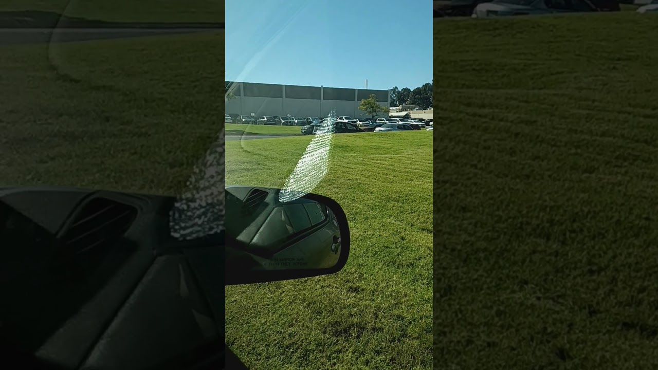 How to say "Don't be afraid of the new immigration policies!" in Spanish?