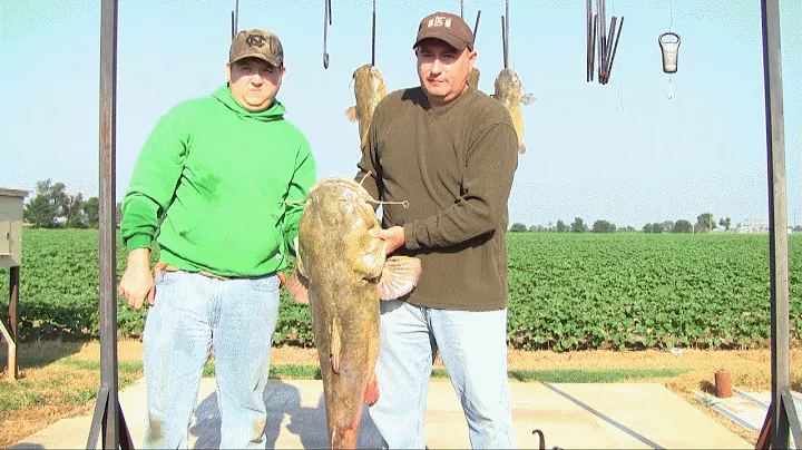 Catch them catfish!   (Trotliners Ep. 3)