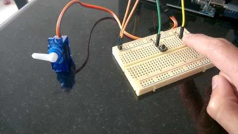 Servomotor y pulsador con Arduino + código