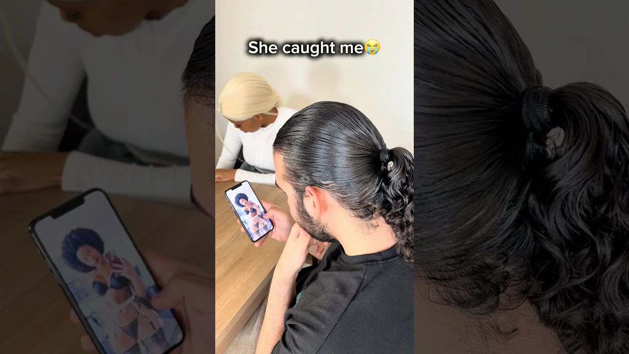 Она меня поймала 👀 
