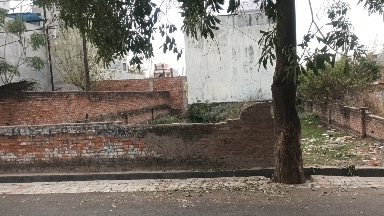 LDA plot for sale Jankipuram contact number 89483 60586 32 square feet