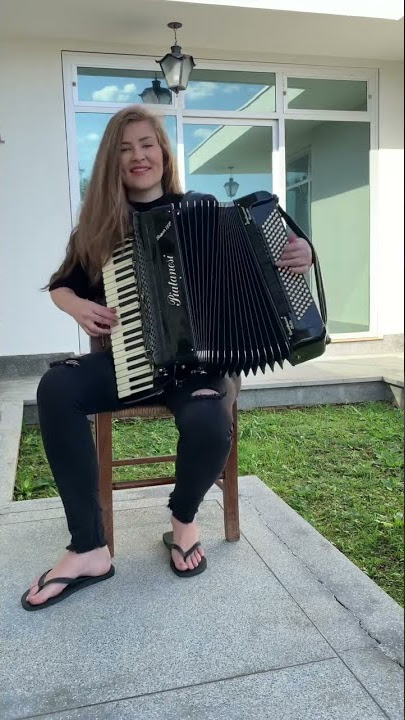 Ao vivo com Bia Socek na sanfona