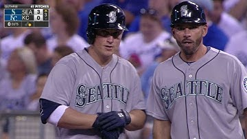 SEA@KC: Marte comes home on fielding error