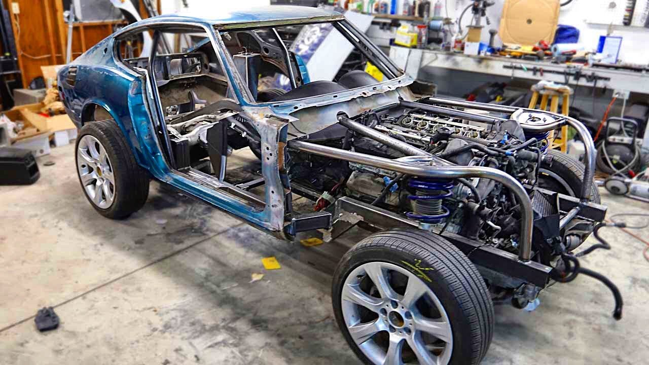 Ripping Out The M5 Dash And Putting It In The 240Z