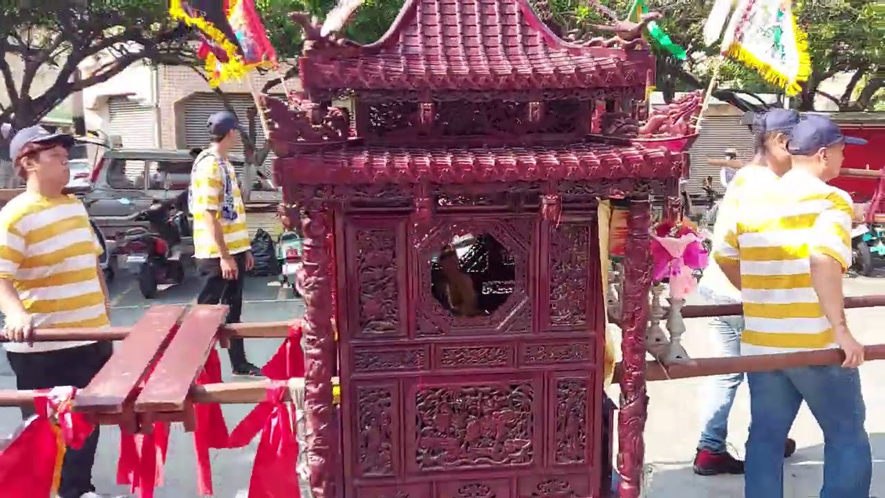 高雄前鎮三官廟恭迎玉皇經繞境