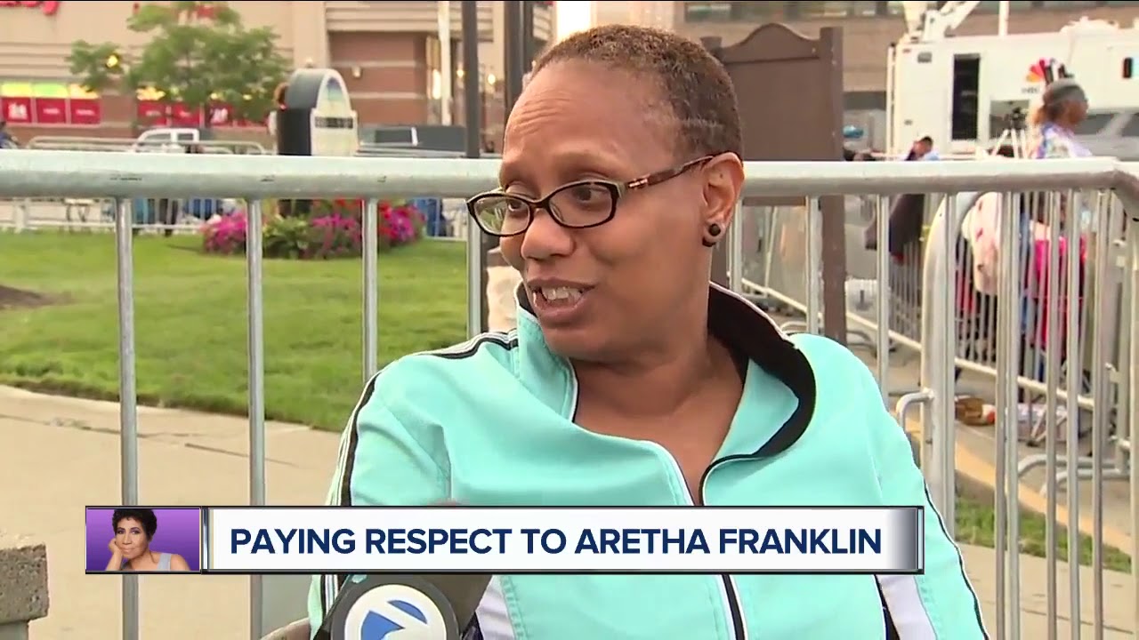 Lines Form Early For First Day Of Aretha Franklin s Public Visitation lines-form-early-for-first-day-of-aretha-franklin-s-public-visitation