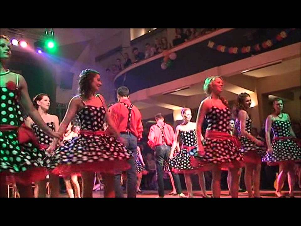 Maturák 4.E- Šakalí léta