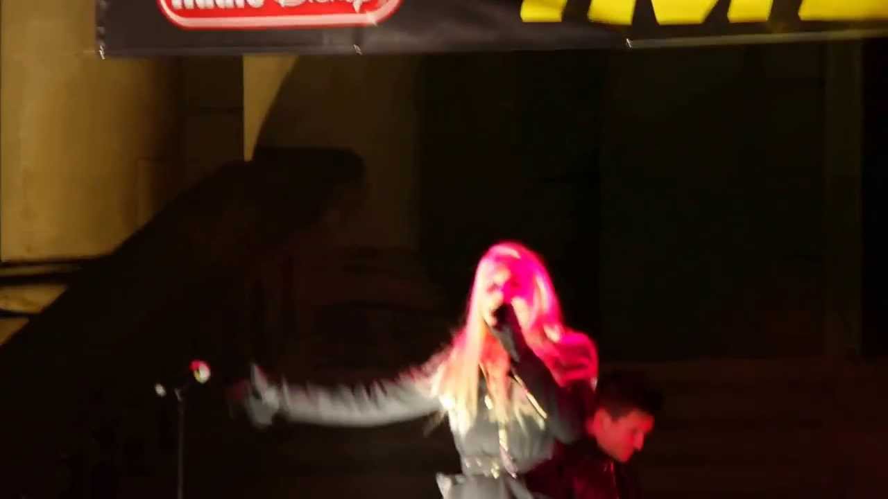 Macy Kate @macykatemusic at @SilverBellsLans 