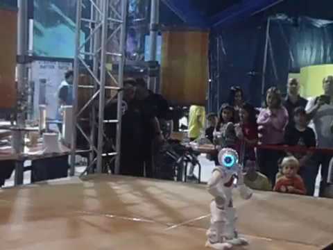 funny-japanese-robots-dancing