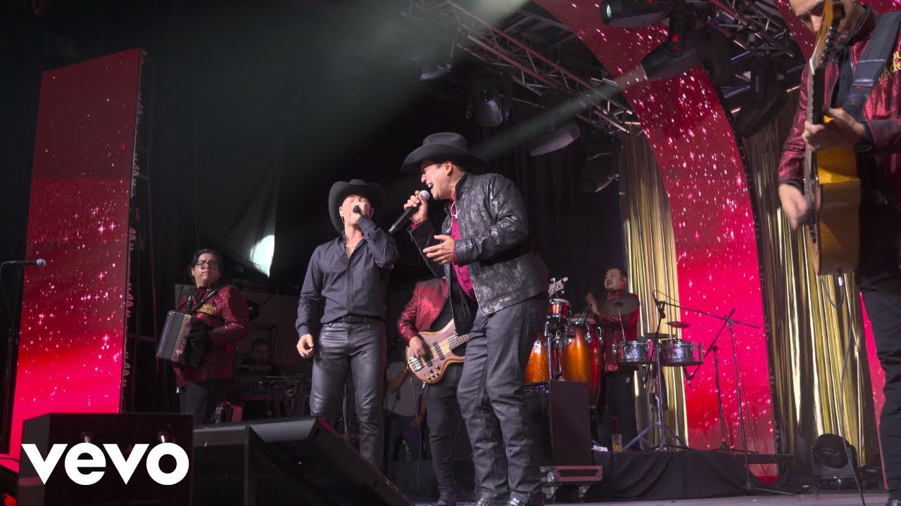 Bobby Pulido, David Bisbal - Dígale (En Vivo)