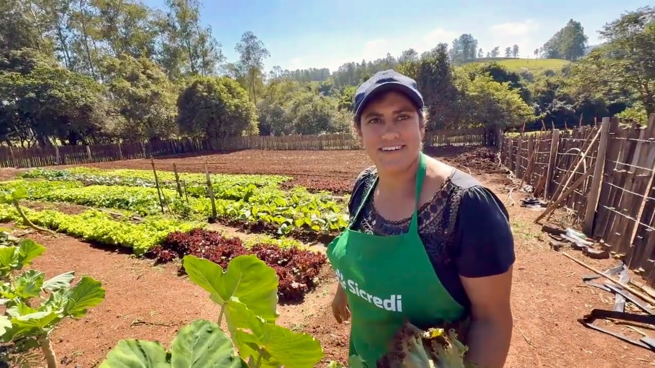 Essa mineira simples e simpática da roça, mostra um pouquinho do seu cantinho…