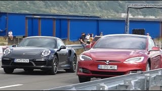 Porsche 911 turbo s vs tesla model p100d: drag race all about cars.
racing, street fixing cars, cleaning cars.. subscribe to my gaming
channel...