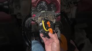 How to fix horn not working, sometimes working, sometimes not,Toyota Hilux mechanic tutorial repair