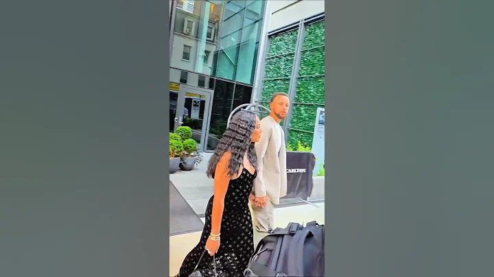 Stephen Curry spotted holding hands with Ayesha leaving the hotel #stephencurry #nba #celebrity