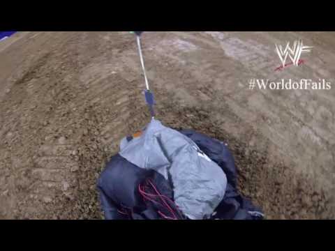 ЖЕСТЬ!!! Смертельный прыжок c парашютом/ BASE Jump into NRG Stadium