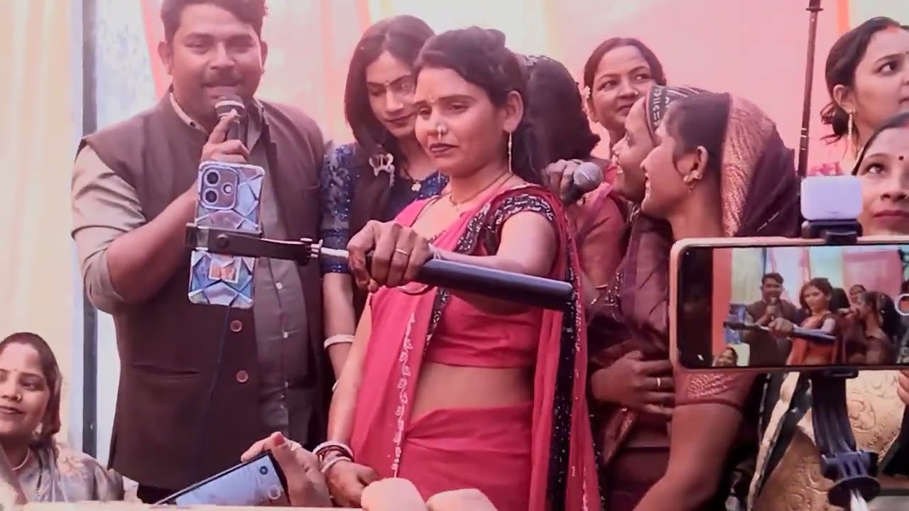 कवि संतोष भैया और खुशबू रानी साथ में प्रांजलपांडे सभी लोग ऐसाजलवा दिखाया कि वीडियो सोशलमिडियाpवायरलh