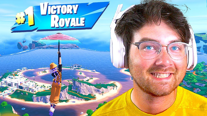 My FIRST WIN in Fortnite Season 4! (this is broken)