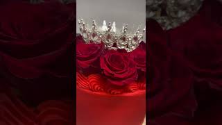 Plot twist - my original plan was light pink with white roses - but red roses arrived! 😅