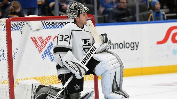 BREAKING - The Blue Jackets are flipping Jonathan Quick to Vegas. Return  TBD. #NHLDiscussion