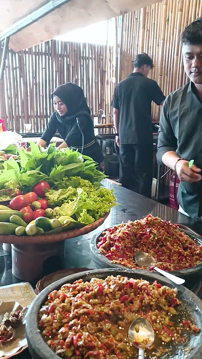 aneka sambal dan lalapan khas sunda