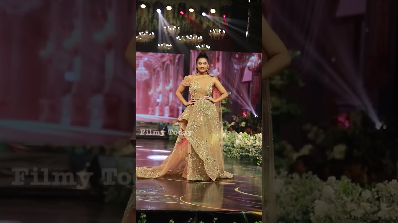 Actress Rashi Singh Ramp Walk  At Teach For Change Event 