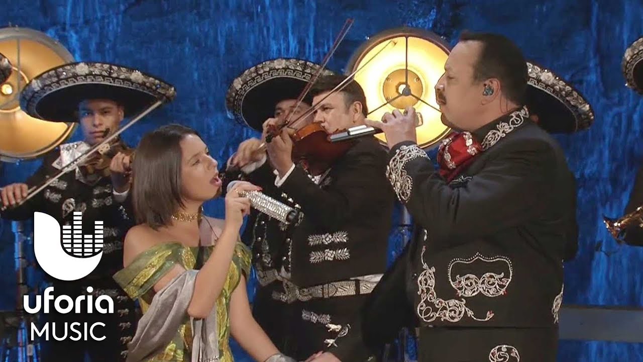 Ángela Aguilar y Pepe Aguilar cantan juntos en el 'Grito de la Independencia' | Uforia Music