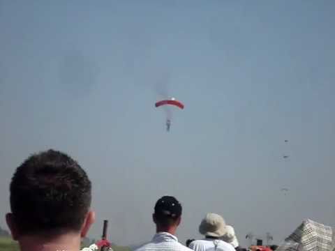 Türkiye Hava Gösterisi / Paraşüt Gösterisi [ Air Show Turkiye 2011 / Parachuting ]