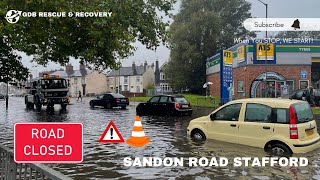 CARNAGE & CHAOS - ROAD FLOODED - MULTIPLE CARS STUCK!