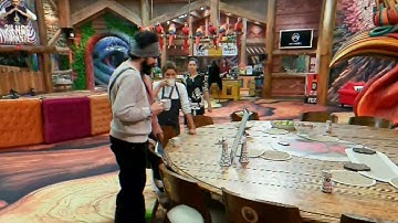 Bigg Boss 19 Live Today:Sehbaj Ne Padhe Ghar Ke Naye Rules, Sab Log Rah Gaye Hakka Bakka 😲