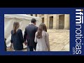 Alcalde Galán ya ejerció su derecho al voto en la Plaza de Bolívar junto a su familia
