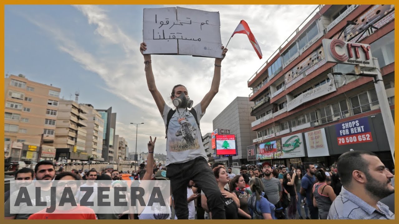 وسط الاحتجاجات، حدد الحريري، رئيس لبنان، مهلة لحل الأزمة