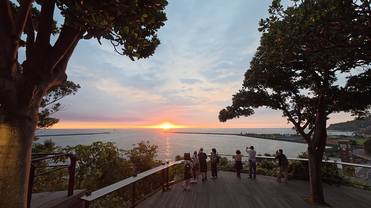 慢騎高雄 • 從港口到西子灣的午後時光｜ Slow Cycling in Kaohsiung•An Afternoon from Harbor to Sizihwan