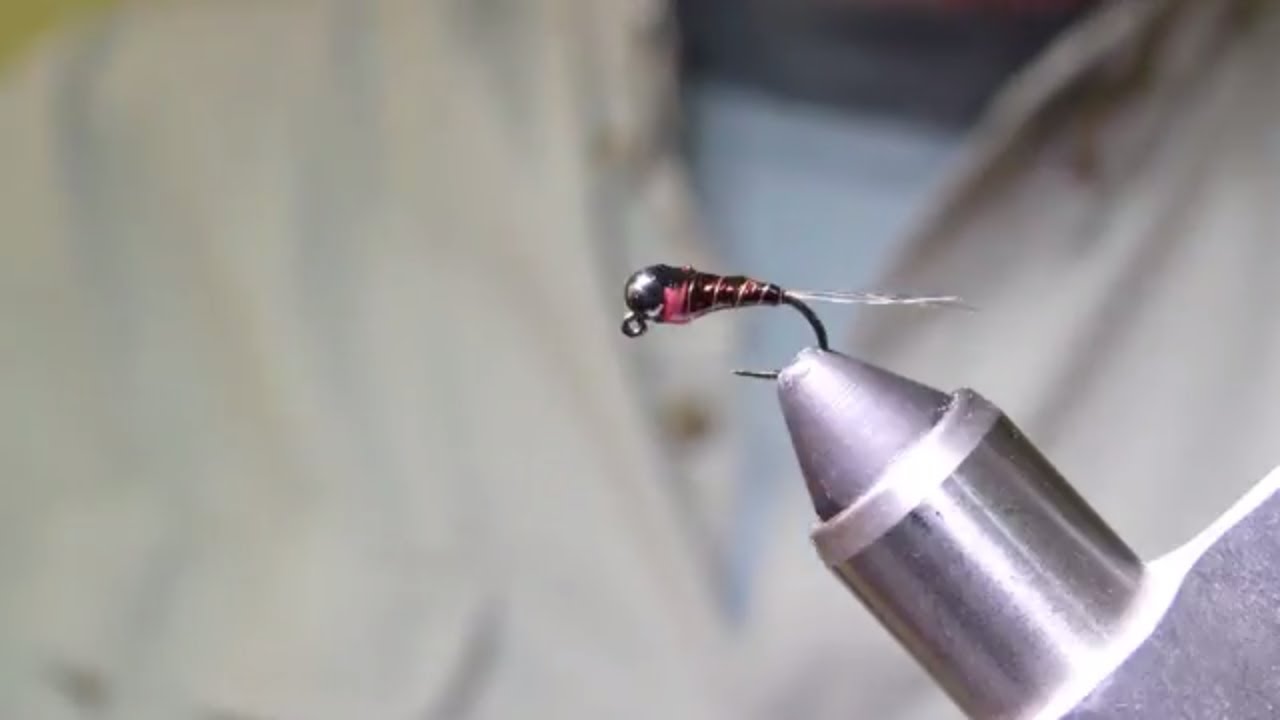 Atando perdigones en anzuelo tipo Jig