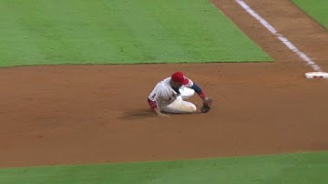 OAK@LAA: Escobar makes a slick stop, fires to first