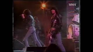 Rockaway Beach - The Ramones (1978)