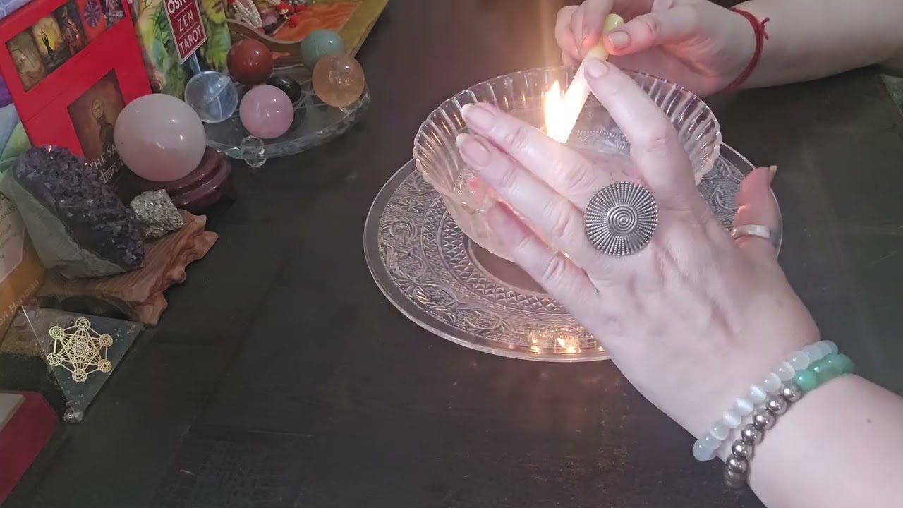 Candle wax reading 🤔 apko hurt  kerne wala person khush  hai 💔kya  hai current feelings ❣️timeless 