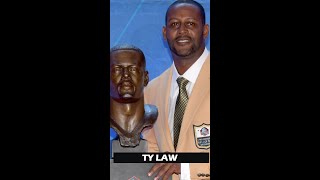 Ty Law surprises Richard Seymour to let him know he made it to the Pro Football HOF 2022