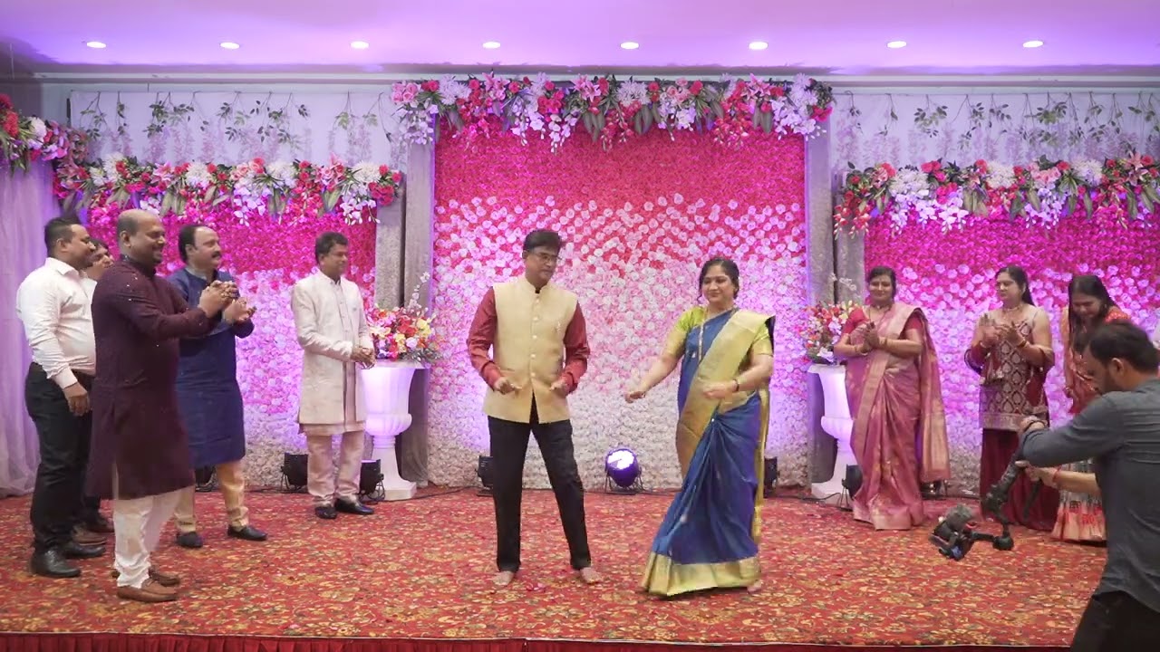 Pooja's Sangeet Ude Jab Jab Julfe Teri