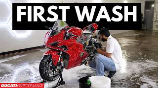 Ducati Panigale V4 first wash- Chain, rims&tire cleaning, complete engine&body detailing.