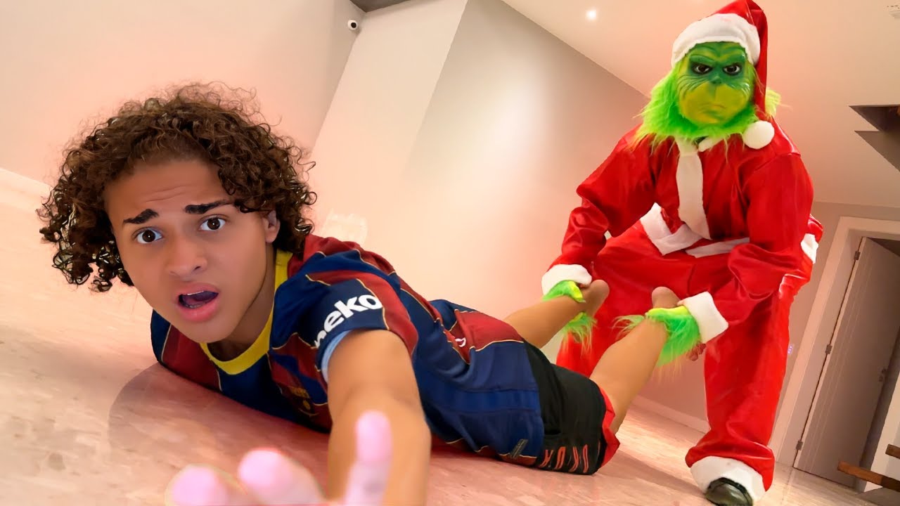 O GRINCH DO MAL INVADIU A MANSÃO E LEVOU O RYAN 😱😱😱